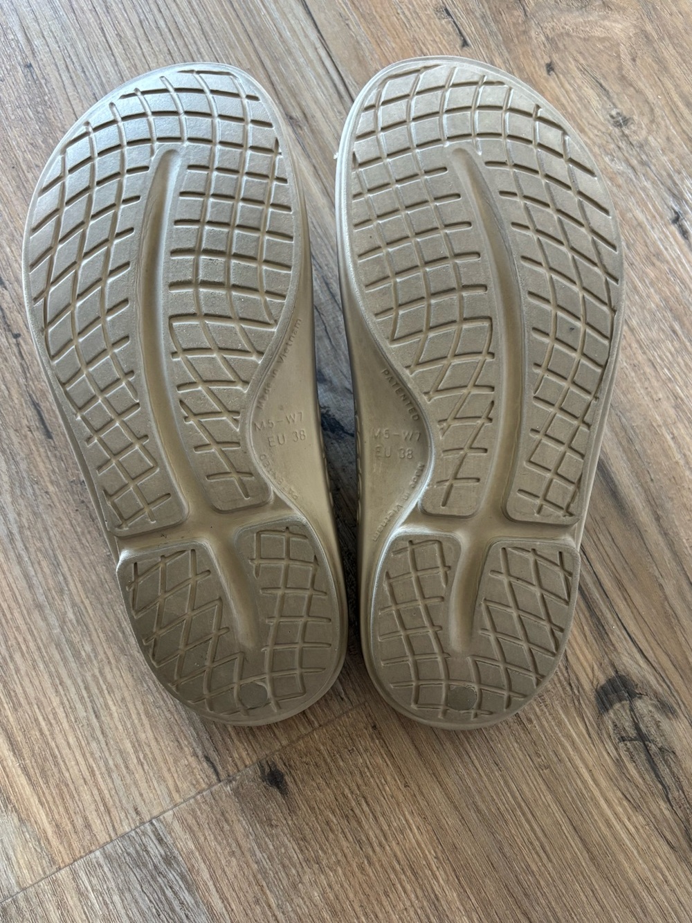 OOFOS Recovery Slide Sandals – Nomad – Women’s US 7 / Men’s US 5 (EU 38) - Picture 4 of 10